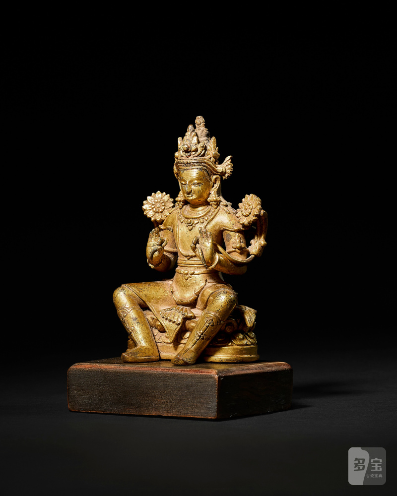 STATUE DE SURYA OU CHANDRA EN ALLIAGE DE CUIVRE DORÉ  NÉPAL, XVE-XVIE SIÈCLE - 图2